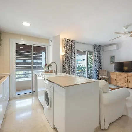Wonderful Flat With Privateterrace And Pool Apartment