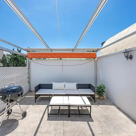 Wonderful Flat With Privateterrace And Pool Apartment