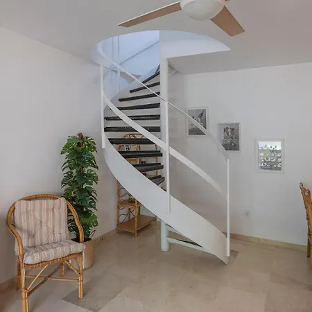 Wonderful Flat With Privateterrace And Pool Apartment *