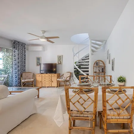 Apartment Wonderful Flat With Privateterrace And Pool